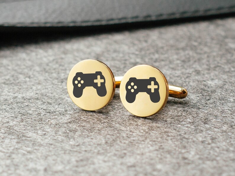 Engraved gamepad cuff links Game controller Gamepad jewelry Video games cufflinks Gamer cuff links Gift for geek Gamer gift Tie clip Tie bar