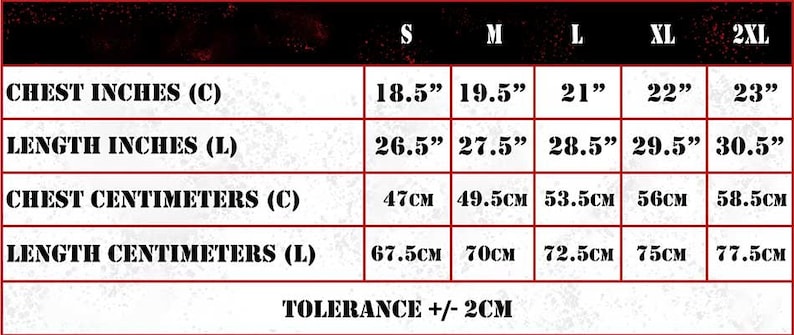 Puede incluir: Tabla de tallas para una prenda con medidas en pulgadas y cent&iacute;metros. La tabla muestra las medidas de pecho y longitud para las tallas S, M, L, XL y 2XL. La tolerancia es de +/- 2 cm.