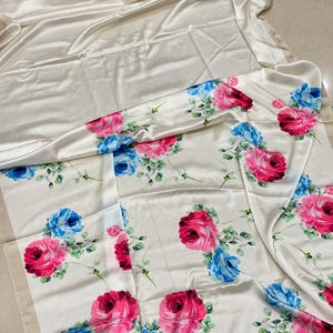 Moti White Floral Satin Contemporary Printed Saree