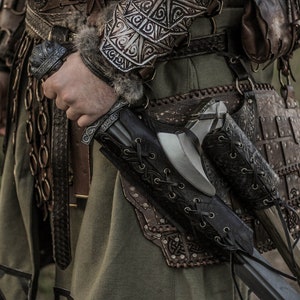 Wikinger Schwertscheide aus Leder. Schwarze Schwertscheide