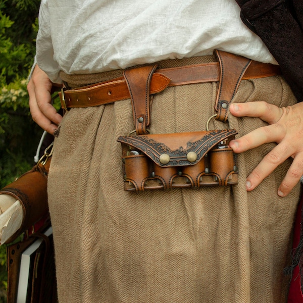 Brown leather potion holder. Medieval belt pouch for alchemist