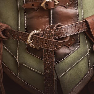Celtic leather belt. Viking leather belt for Larp or Cosplay. Renaissance fair costume accessory. Nordic aesthetics.