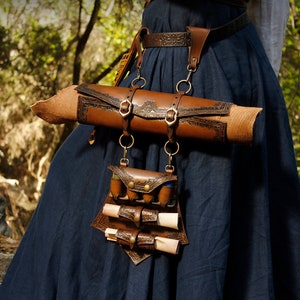 Brown leather scroll holder for larp. Medieval, fantasy, steampunk and magic