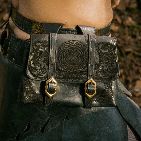 Viking black leather belt bag. Nordic leather bag for Larp. Leather Viking/Celtic larp bag. For a barbarian, pagan or medival cosplay.