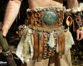 Cinturón vikingo o barbaro. Es un cinturón ancho doble para larp o cosplay