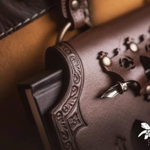 Läderbokhållare för bälte: Renaissance Fair LAIV Spellbook Case bild 9