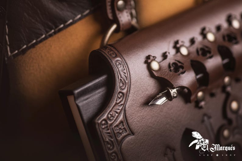 Läderbokhållare för bälte: Renaissance Fair LAIV Spellbook Case bild 9