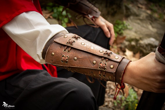 LARP Samurai Bracer, Brown Leather Bracers. Larp Armor Style Samurai 