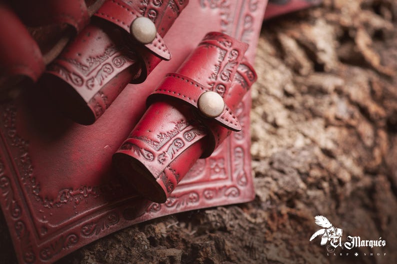 Pocimero de cuero marrón con portapergaminos para larp alquimista, kit de bruja o cosplay mágico imagen 19
