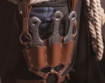 Funda de muslo para cuchillos arrojadizos de LARP. Portacuchillo de cuero para Kunai. Muslera de cuero. Cuchillo incluido.