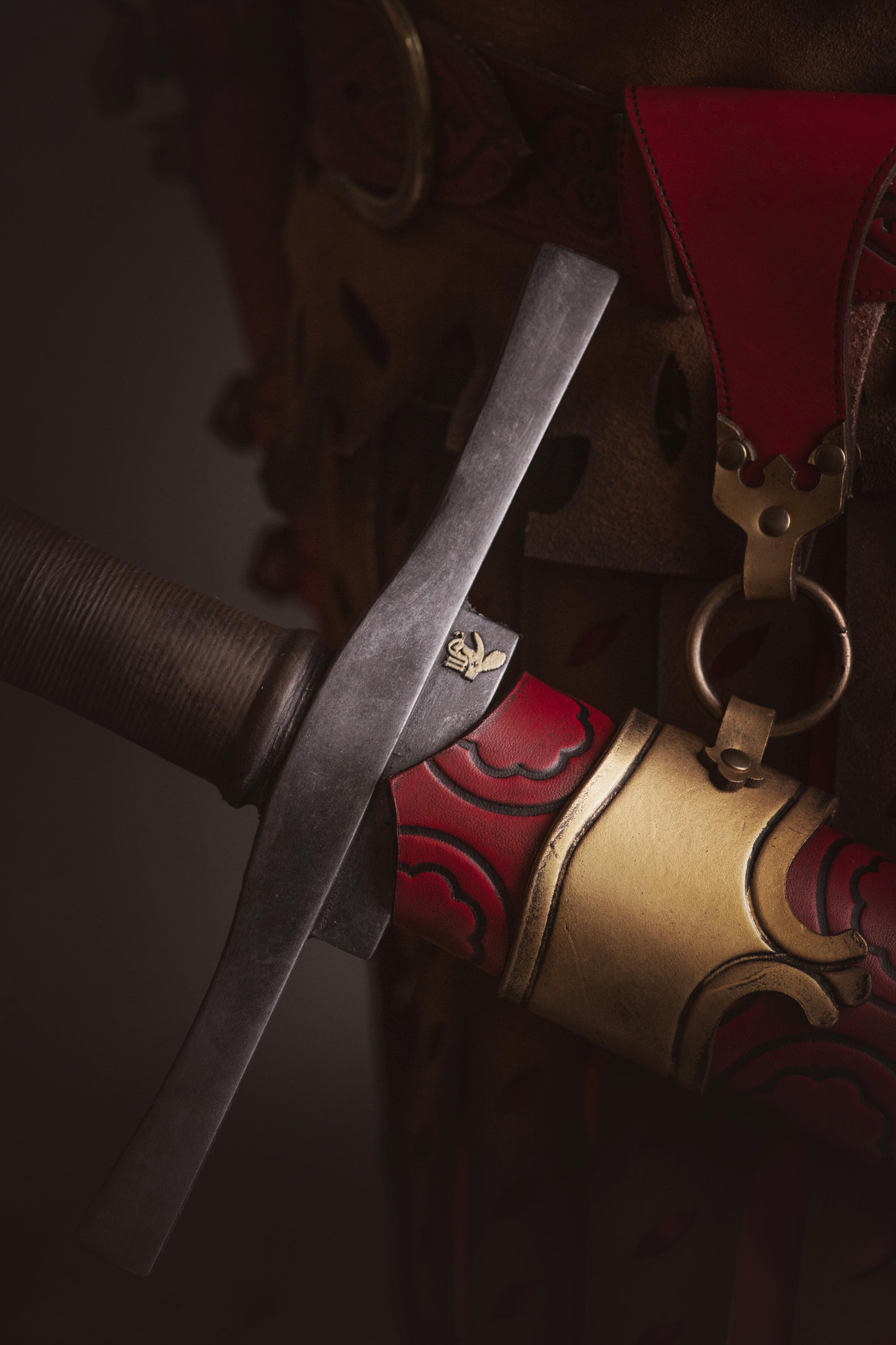 手作りの革製剣鞘：ウィッチャースタイル、LARPコスプレ - Etsy 日本