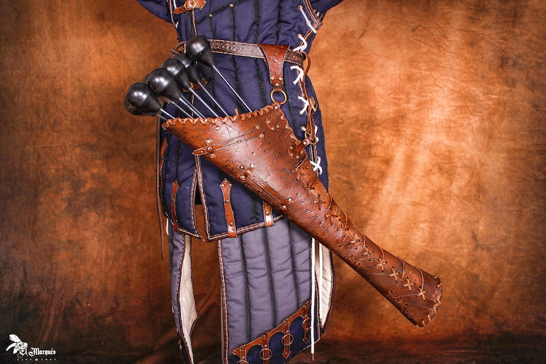 Brown leather quiver. Barbarina, viking arrow. Celtic quiver image 1