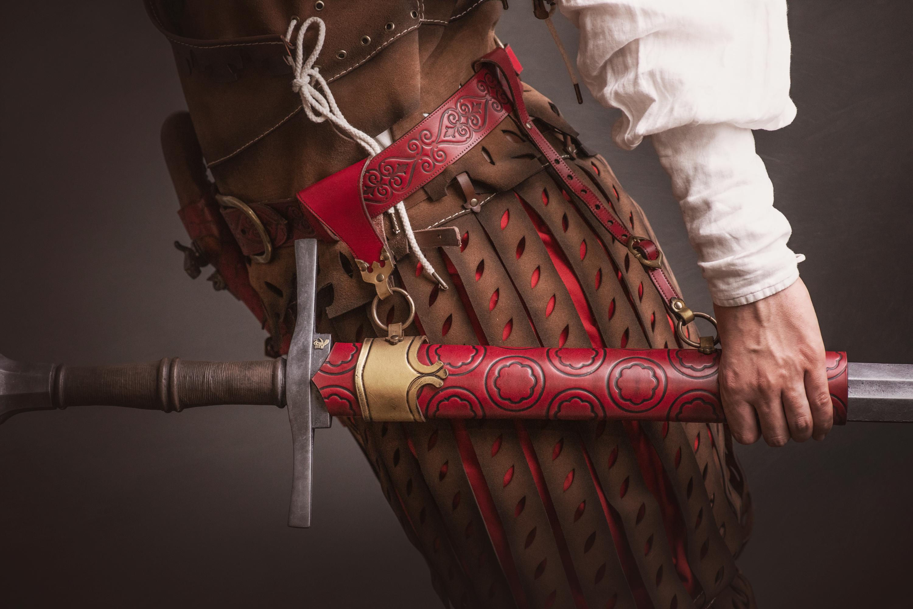 手作りの革製剣鞘：ウィッチャースタイル、LARPコスプレ - Etsy 日本