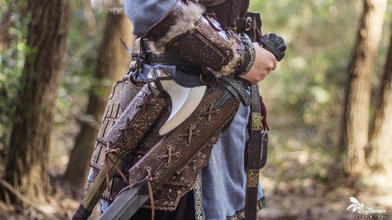 Viking Sword Leather Scabbard: Brown LARP Sword Holder