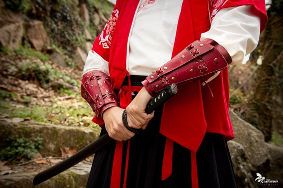 LARP Samurai Red Leather Bracers. Larp Armor Samurai Style 