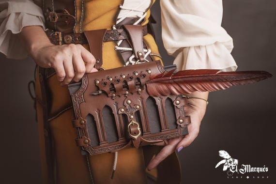 Leather Book Holder for Belt: Renaissance Fair LARP Spellbook Case