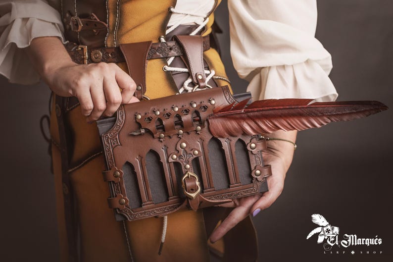 Läderbokhållare för bälte: Renaissance Fair LAIV Spellbook Case bild 1