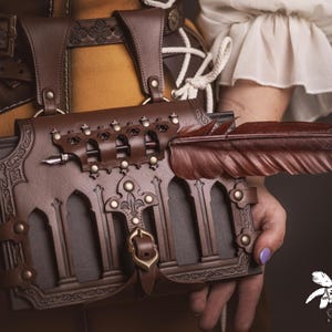 Läderbokhållare för bälte: Renaissance Fair LAIV Spellbook Case bild 6