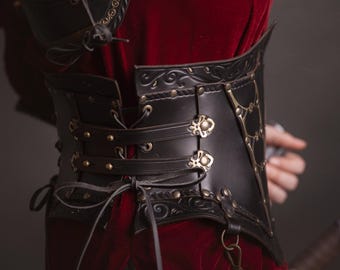 手作りの黒革アンダーバストコルセット：ルネッサンスLARPベルト