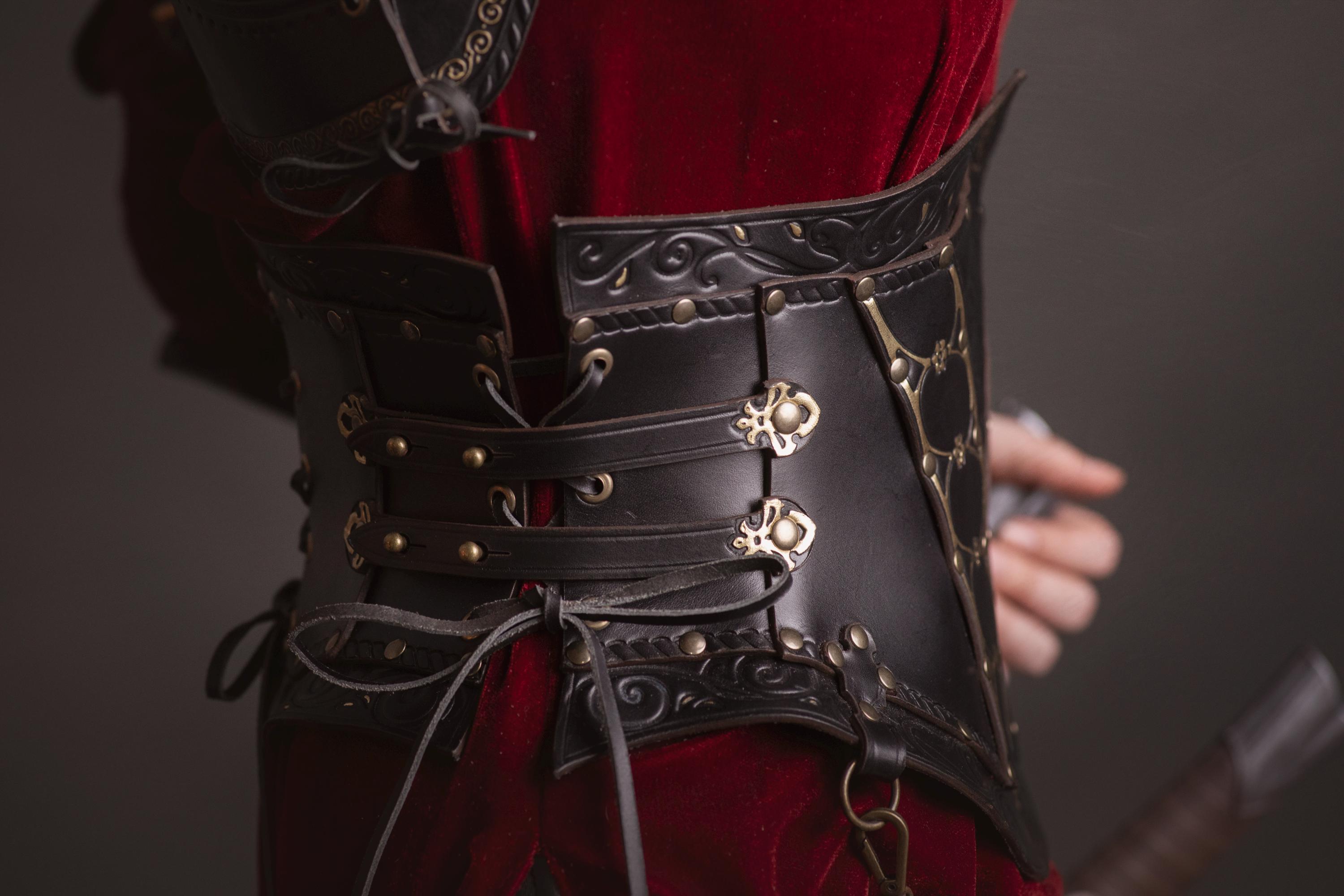 MR corset アンダーバスト コルセット 赤 黒 手作りの黒革アンダーバストコルセット：ルネッサンスLARPベルト