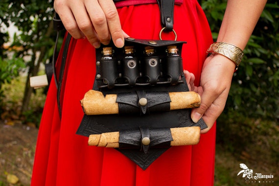 Porte-potions en cuir noir avec porte-parchemin pour GN alchimiste, sorcière  en kit ou cosplay magique -  France