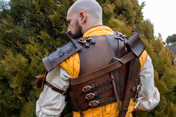 手作りレザーLARPショルダーパッド：中世ウィッチャースタイルの鎧