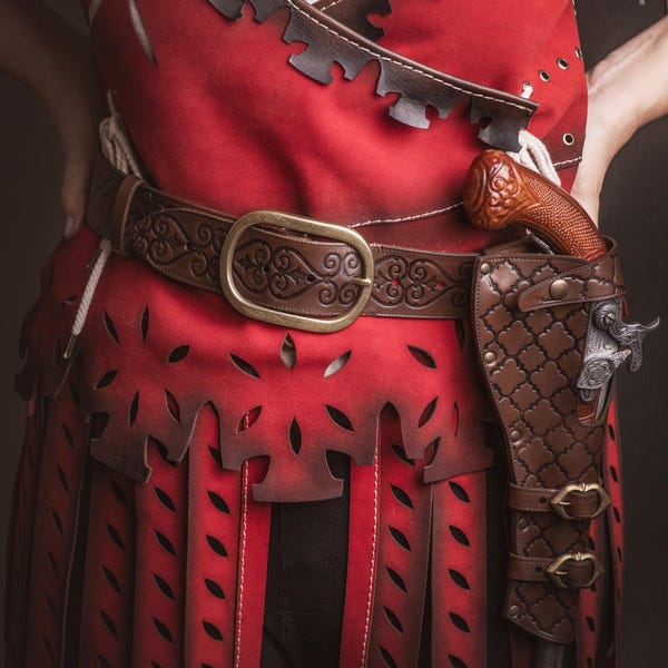 Pirate belt with elegant engravings for LARP,  Renaissance Fair or Cosplay. Larp accessories