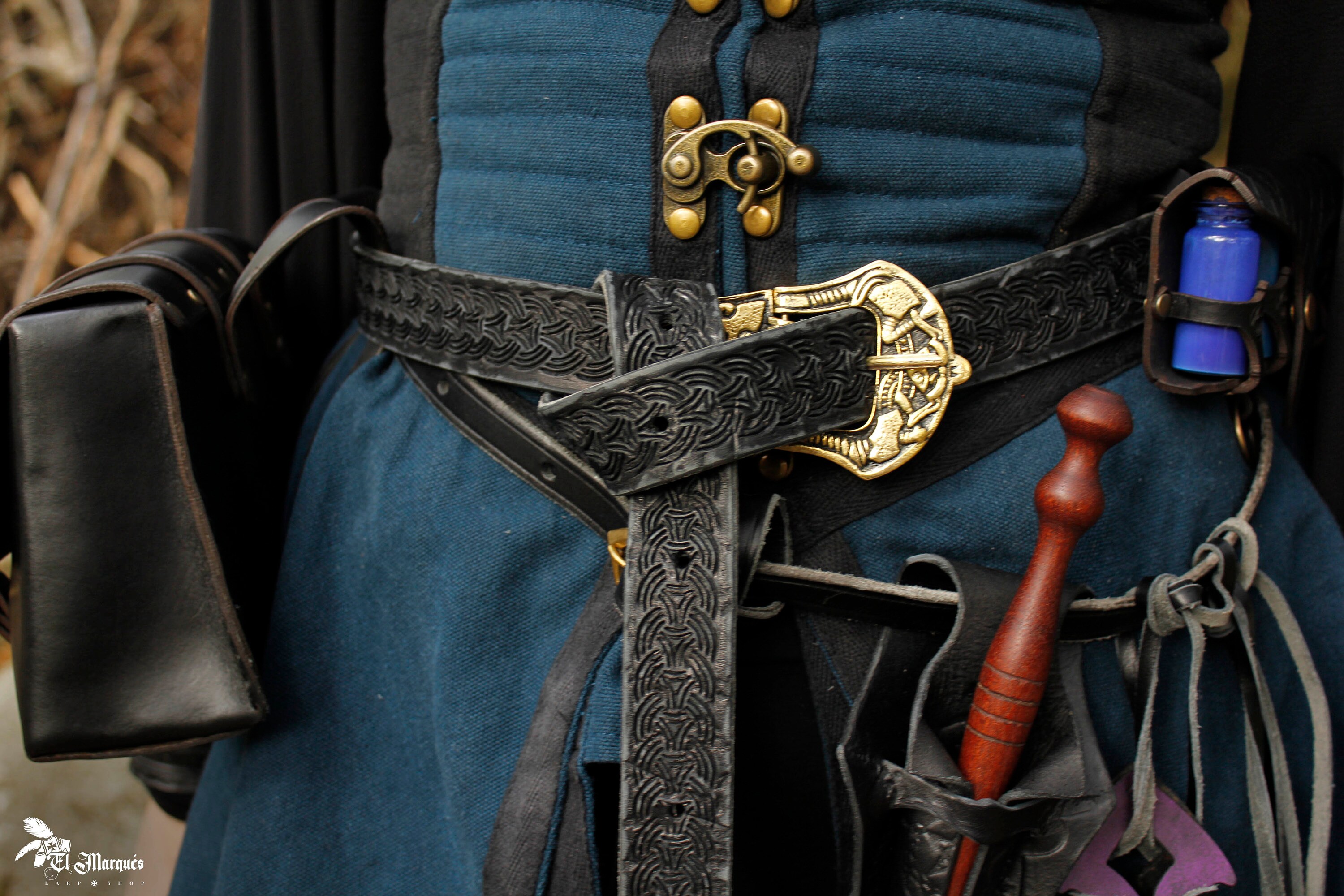 【SALE】 バイキングのレザーベルト。LARP やコスプレ用の北欧風ベルト コスプレ・仮装