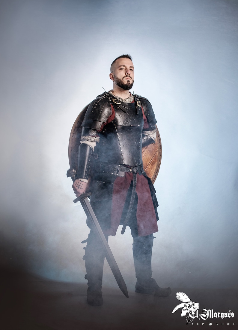Conjunto de armadura de cuero negro LARP, conjunto de feria renacentista, conjunto de larp mercenario imagen 1