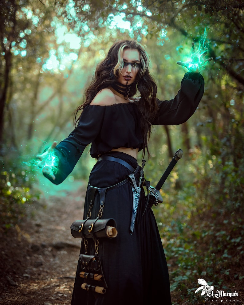 Portavaritas de cuero para tu varita magica. Porta varitas colgado en el cinturón. Variedad de colores incluidos los de la casa de Hogwarts imagen 3