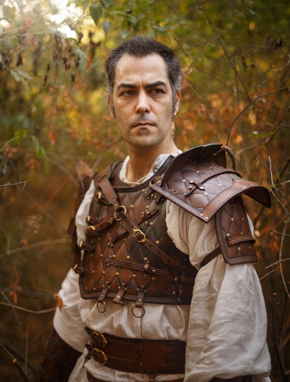 Larp Shoulder Armor Leather, Brown Medieval Armor for Witcher Cosplay,  Medieval Costume... - Etsy Sweden