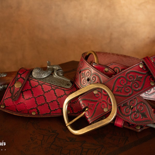 Piratenriem met elegante gravures voor LARP, Renaissance Fair of Cosplay. Larp-accessoires