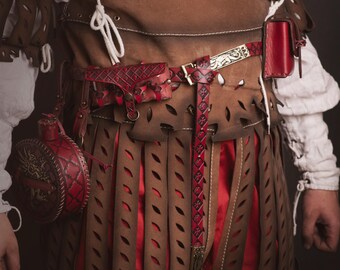 赤い中世風レザーベルト。LARP用のルネッサンス風ベルト。 - Etsy 日本 赤い中世風レザーベルト。LARP用のルネッサンス風ベルト。 - Etsy 日本