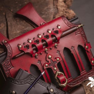 Läderbokhållare för bälte: Renaissance Fair LAIV Spellbook Case Röd