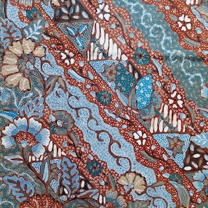 Natural Dye Hokokai BATIK TULIS Cirebon, Asian Traditional Textiles, Indonesian Batik Tulis Artwork, Hand Drawn Batik Sarong Throw