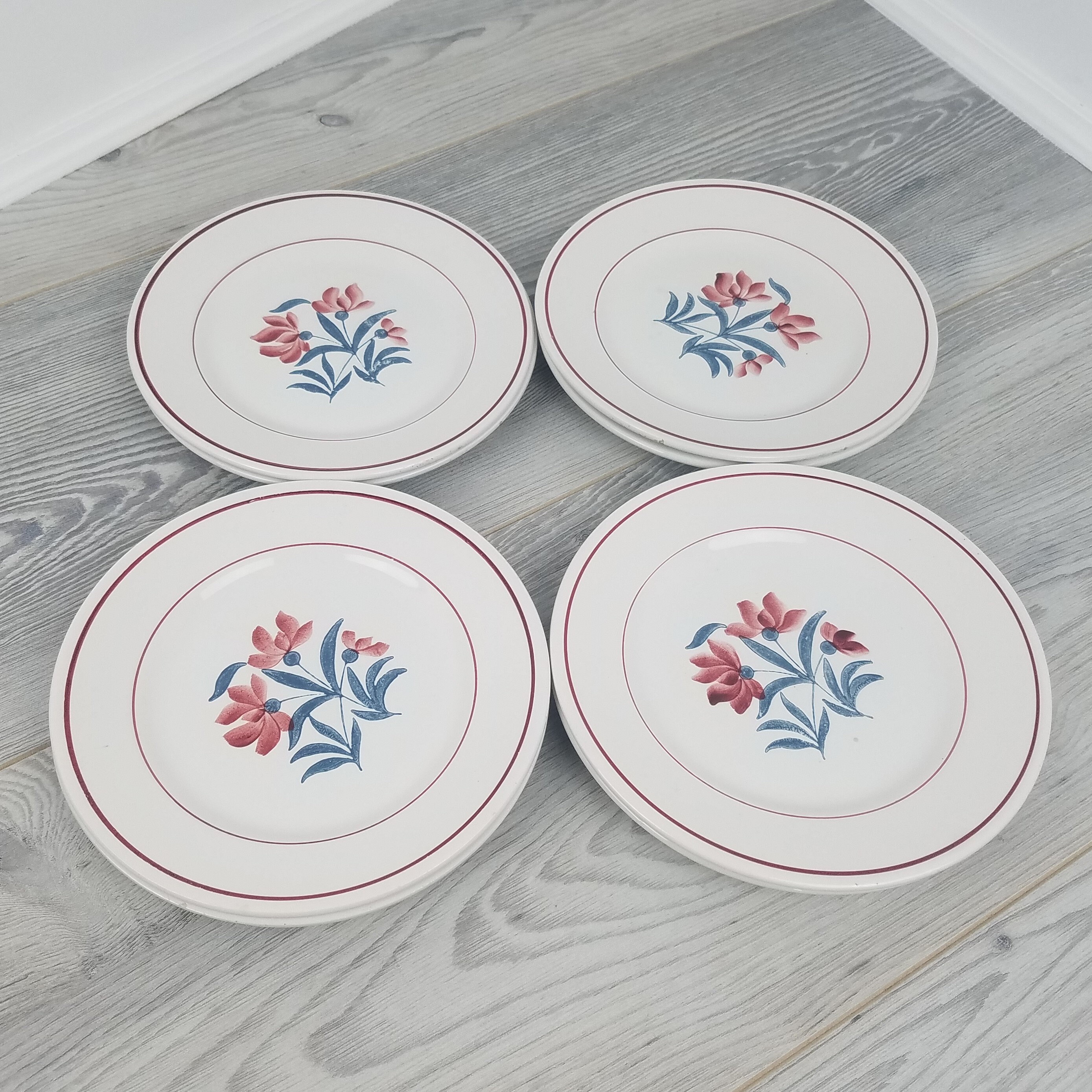 8 X Peint à La Main St Amand Joli Rose et Gris Bleu Floral Lison Design Poisson/Salade Assiettes Des