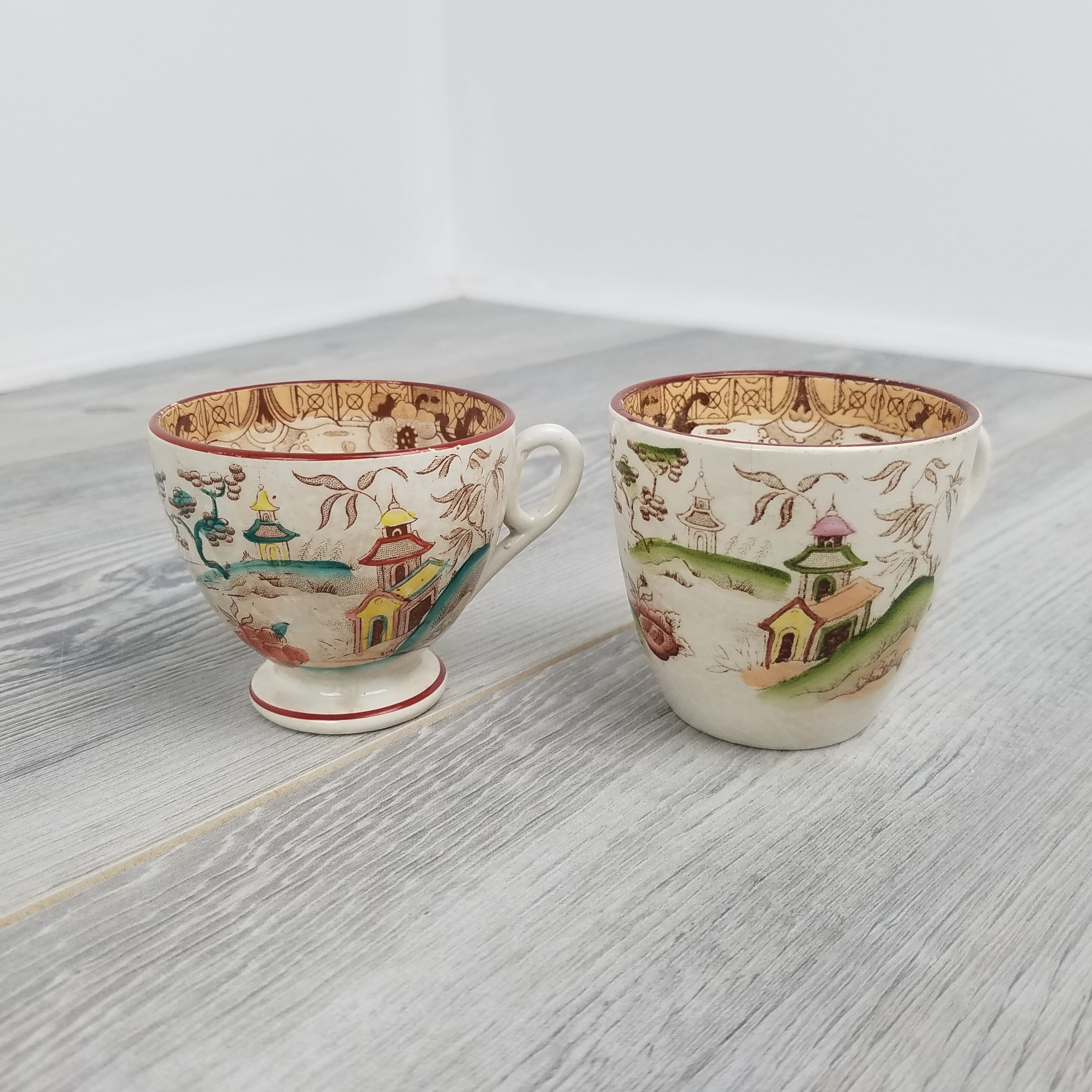 Extrêmement Rare Antique Circa 1870S Sarreguemines et Digoin 2 Styles de Tasses à Café d'inspiration