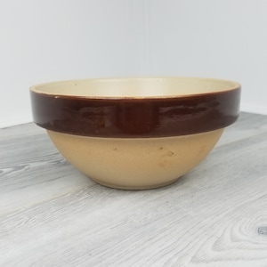 A Nice Traditional Vintage French Brown Rimmed Gres Mixing Bowl