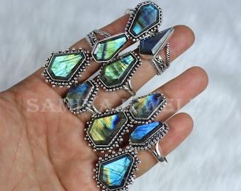 Labradorit Coffin Ring: Versilberter Edelstein Statement Ring