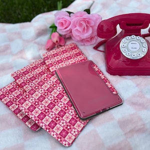 Pink Daisy Kindle Case, Paperwhite Kindle Cover, Kindle Cover, E-reader Protective Case, Trendy Kindle Case, Clear Back kindle case