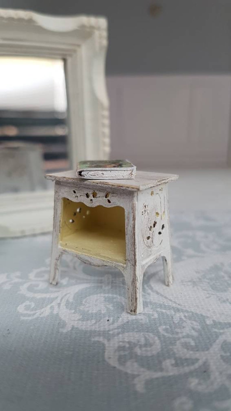 124 scale Dollhouses dollhouse furniture half scale bed Etsy