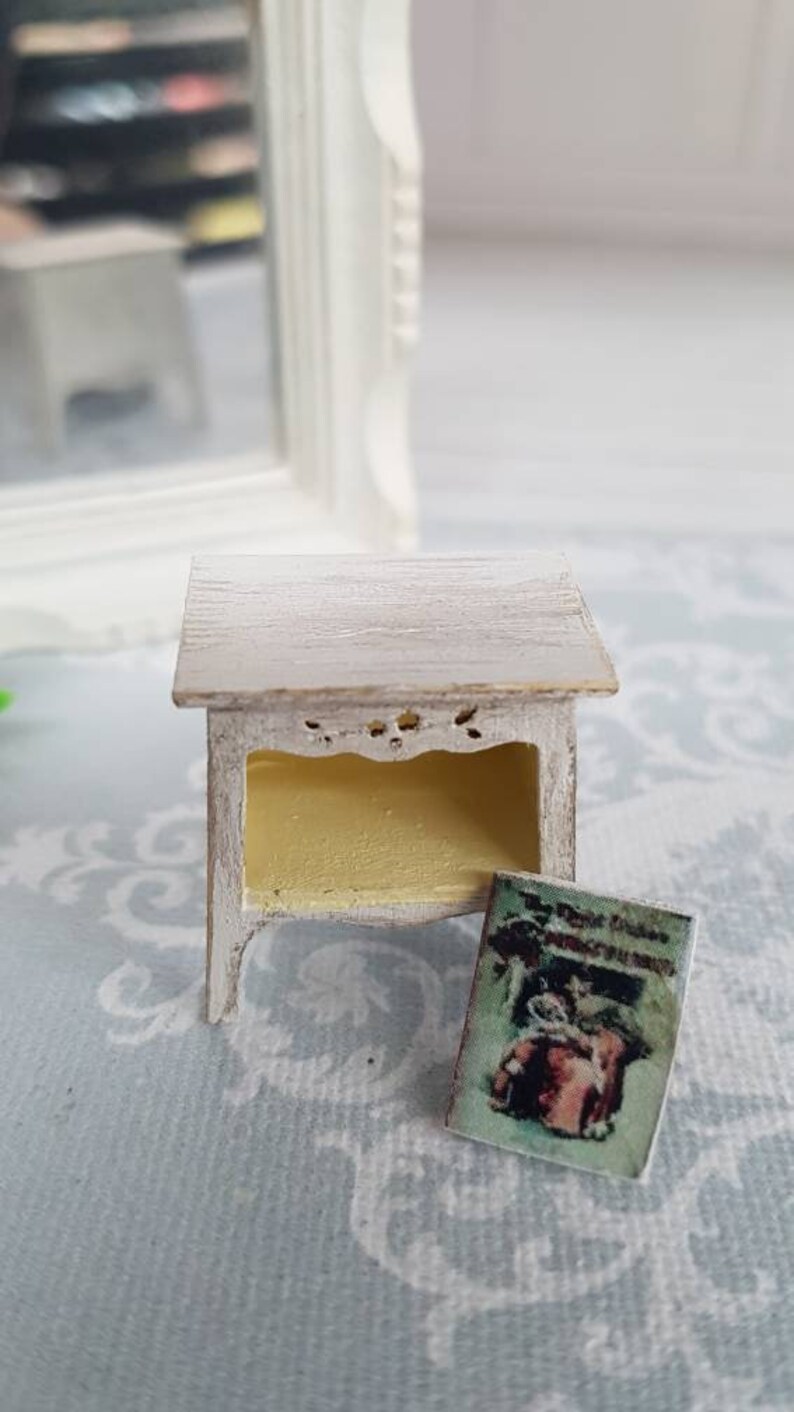 124 scale Dollhouses dollhouse furniture half scale bed Etsy