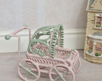 ドールハウス用品 ミニチュアベビーカー、1:12スケール ミニチュア