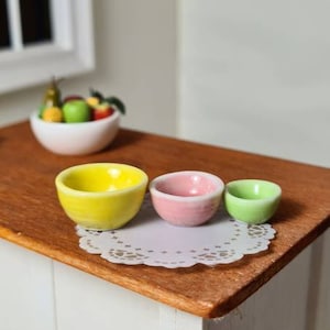 Dollhouse miniature set 3, ceramic mixing bowls, kitchen bowl set.