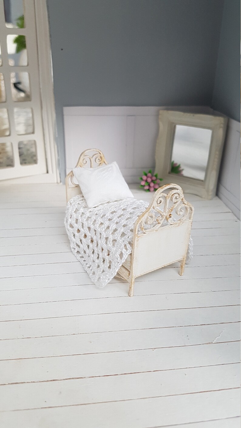 Dollhouses Dollhouse Furniture 124 Scale Half Scale Bed Etsy Australia