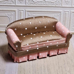 1:24 Scale Brown/Pink Dotty Dollhouse Miniature Sofa.