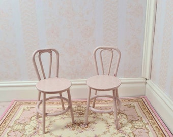 1:24 scale metal kitchen bench stools, 2 bar stools, pink metal stools.