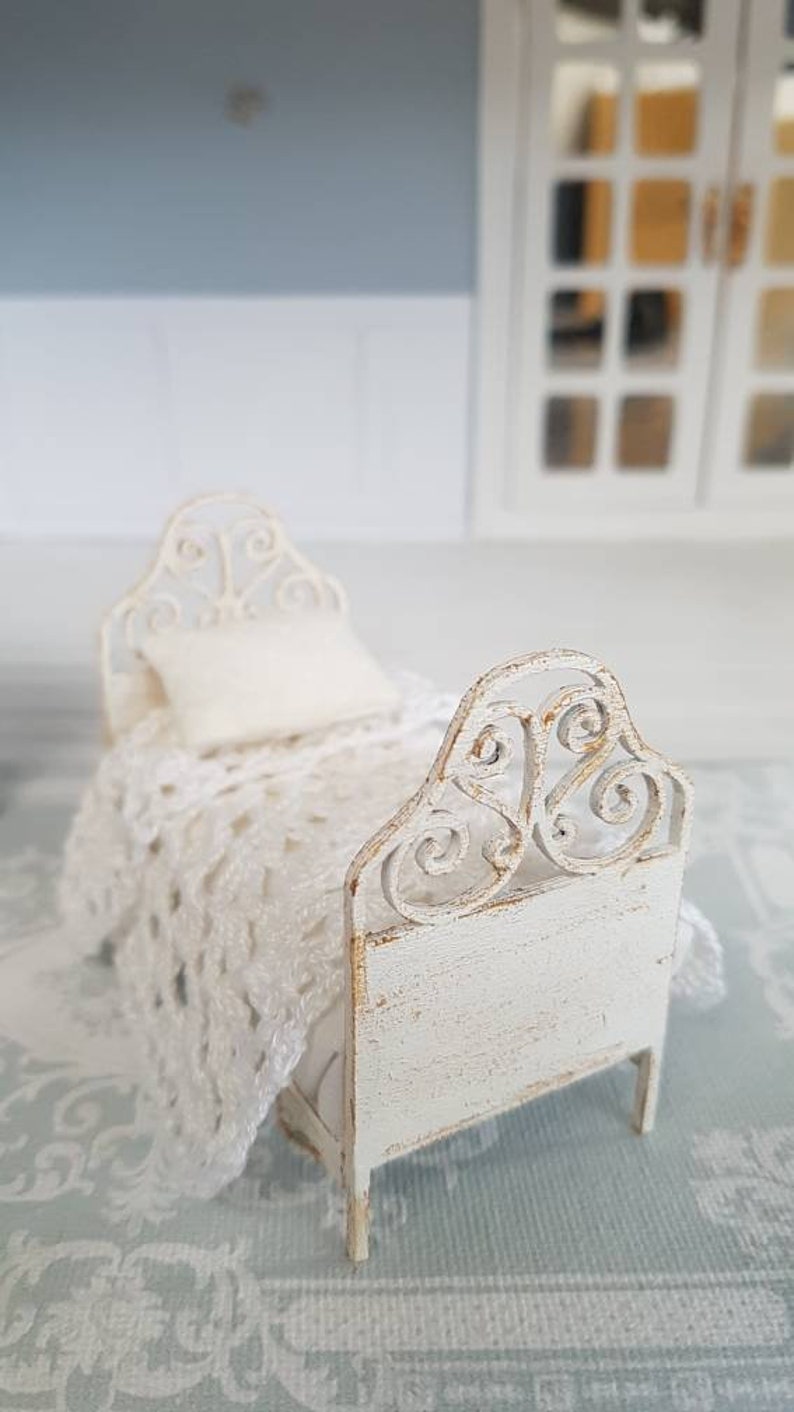 Dollhouses Dollhouse Furniture 124 Scale Half Scale Bed Etsy Australia