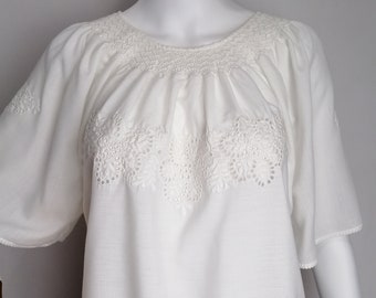 Cutwork Embroidery Blouse, 80s White Ethnic Blouse, Peasant Boho Summer Blouse, Short Sleeve Embroidered Top, Loose Fit Floral Cotton Top