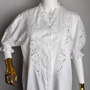 Florale österreichische Bluse, Puffärmel Trachtentop, Oktoberfest weiße Dirndl Bluse, 80er Jahre Tiroler Folklore Bluse